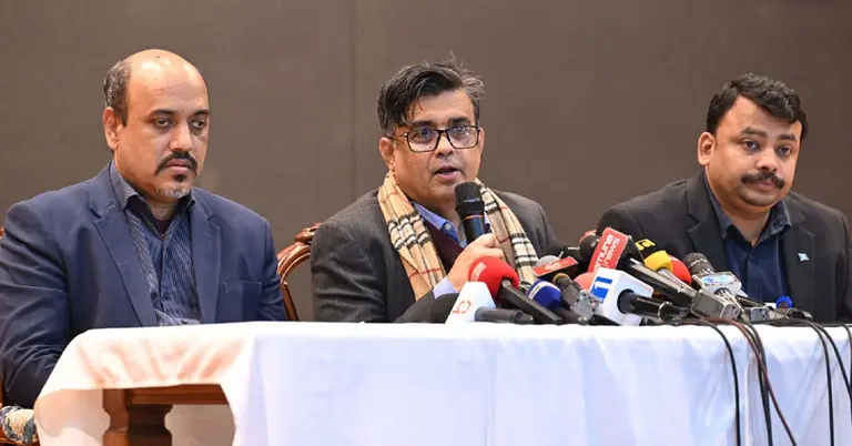 সংবাদ সম্মেলনে প্রেস সচিব শফিকুল আলম